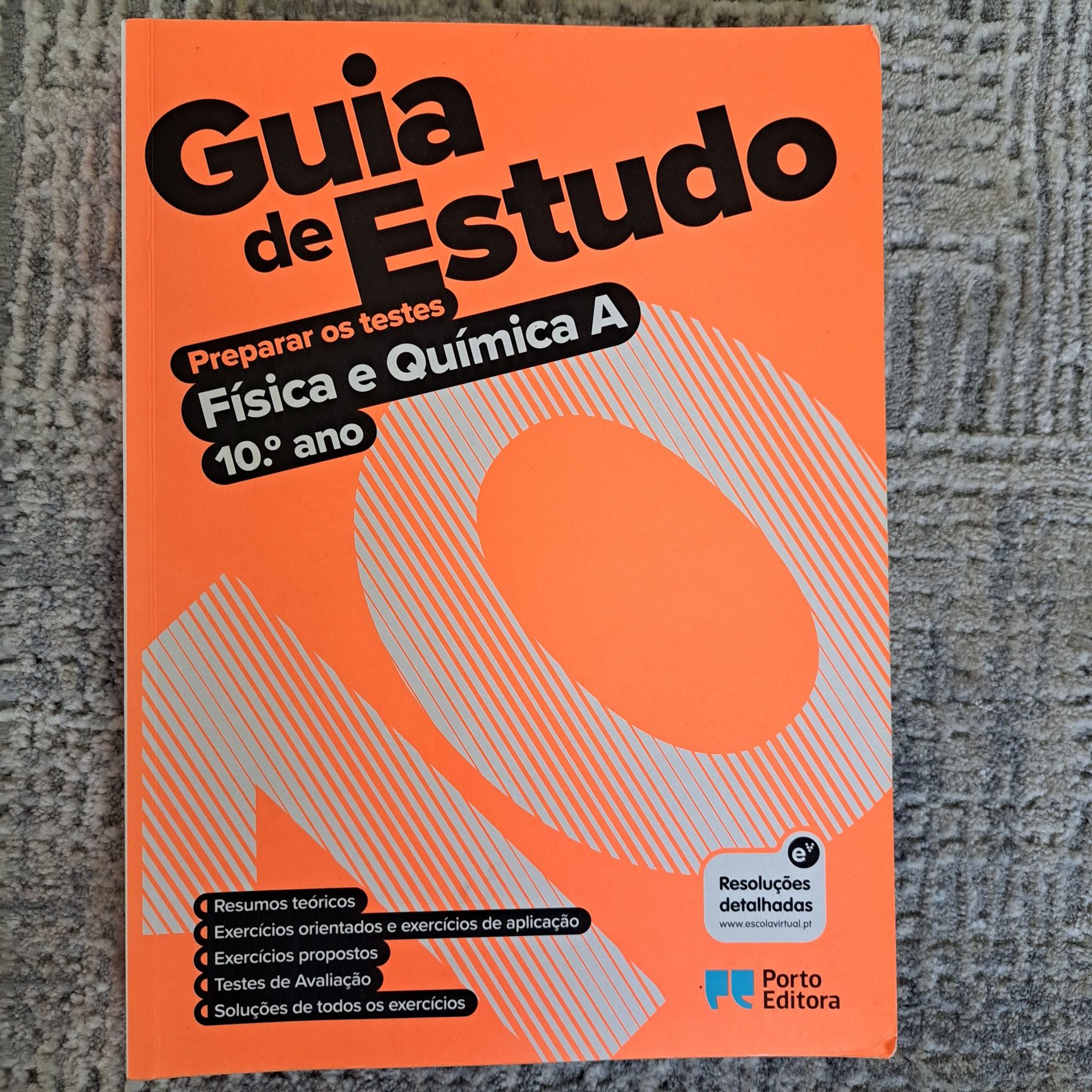 Livros exercícios Matemática e física e química 11° ano