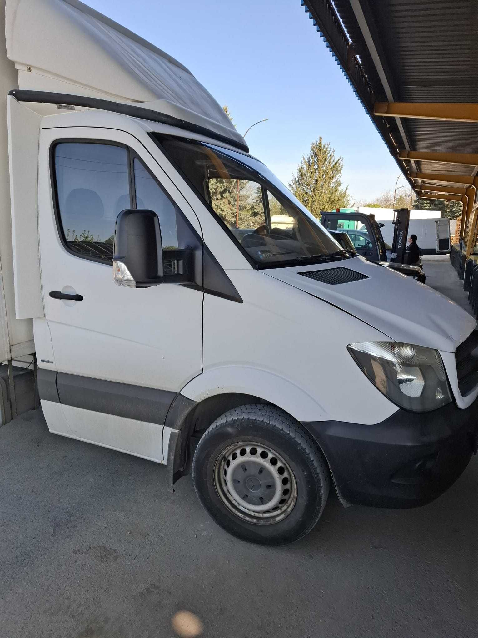 Sprzedam samochód ciężarowy Mercedes sprinter izoterma