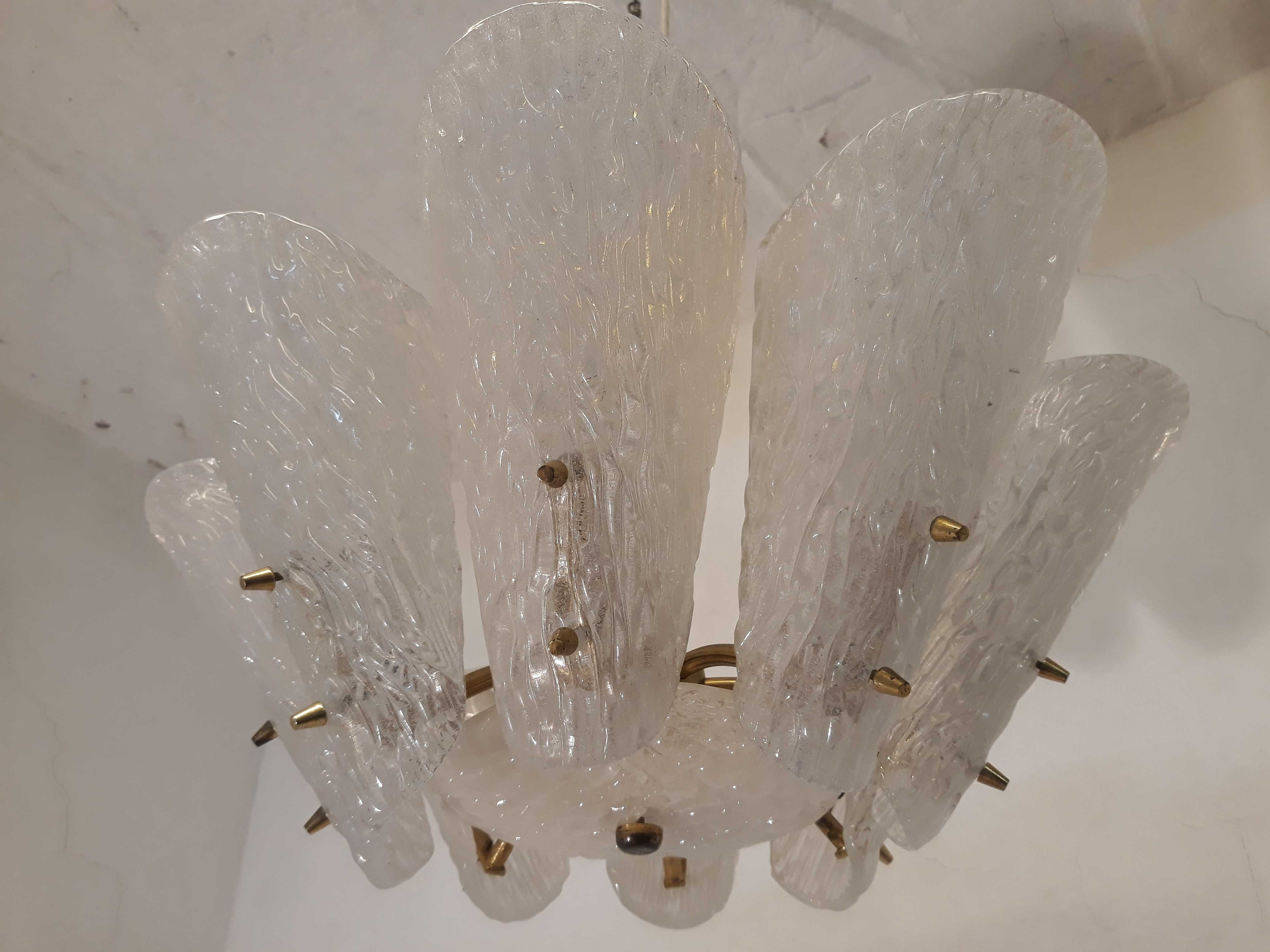 Żyrandol mosiężny lampa szkło Kalmar 8 lodowych płatów Austria 70-te