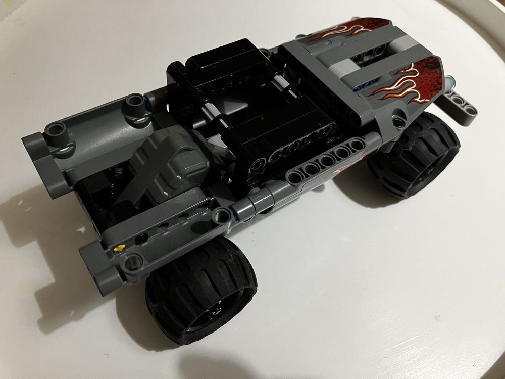 Sprzedam zestaw Lego 42090 – Monster Truck