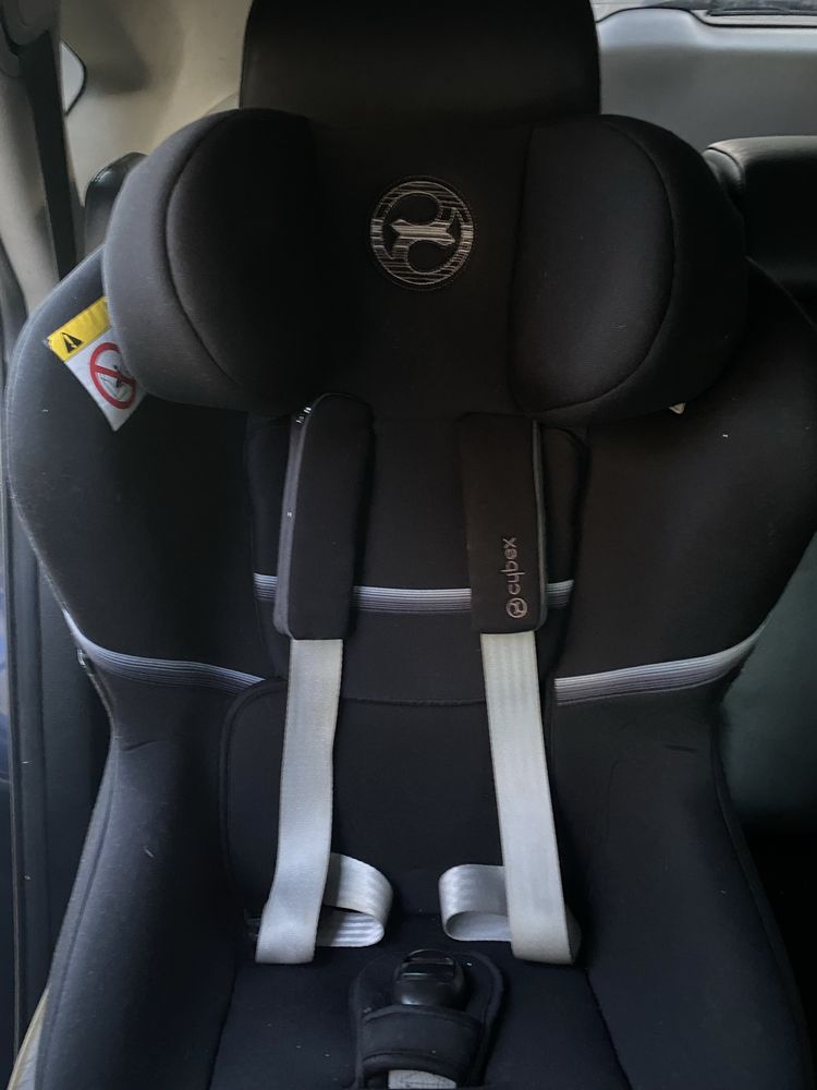 Fotelik Cybex Sirona SX2 i-size 0-18kg z bazą isofix obrotowa