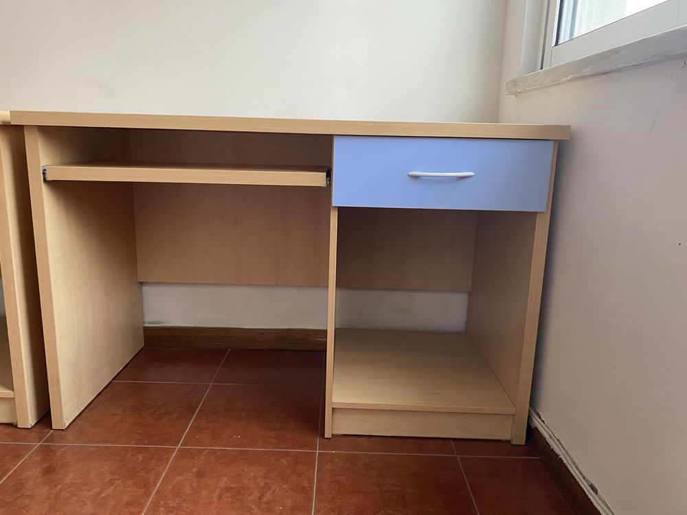 secretaria c/caideira e mesa de cabeceira