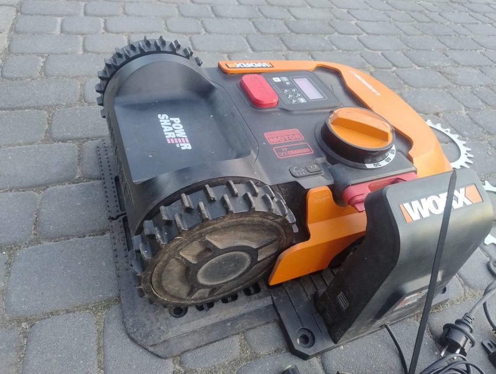 Robot koszący Worx Landroid kosiarka