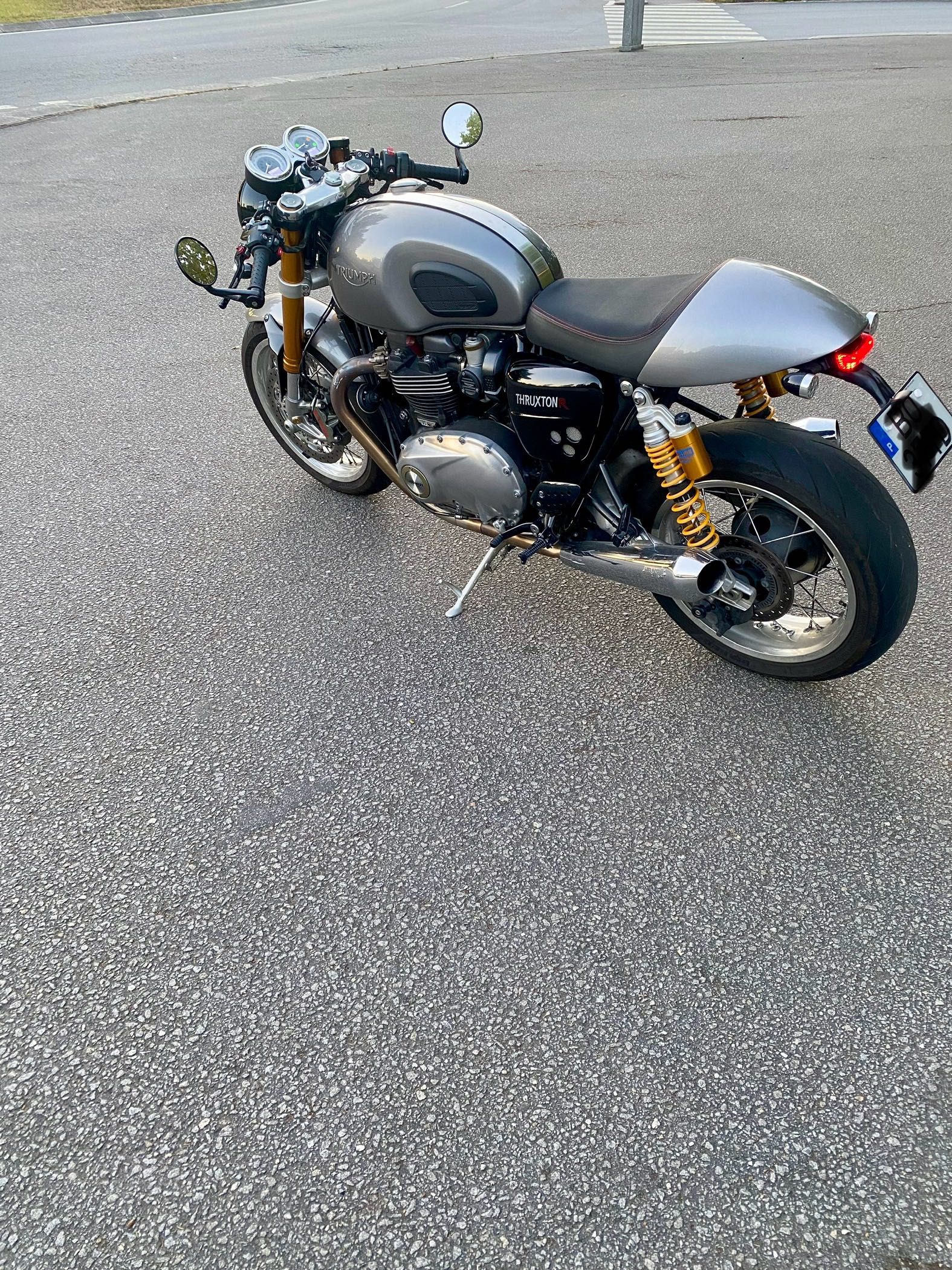Triumph thruxton 1200 r