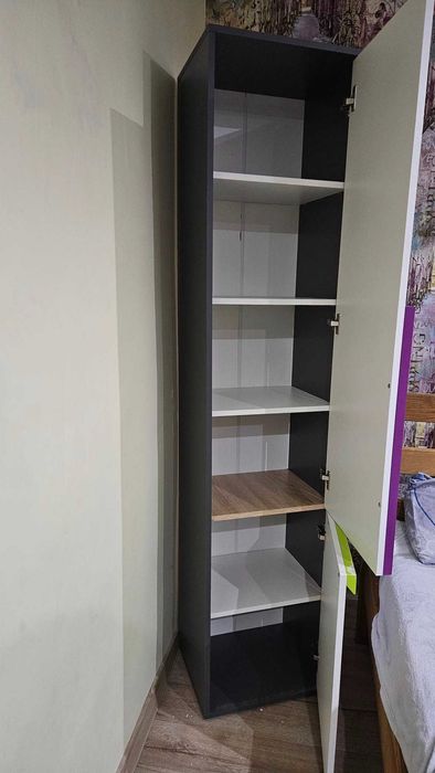 Два комплекти дитячих меблів