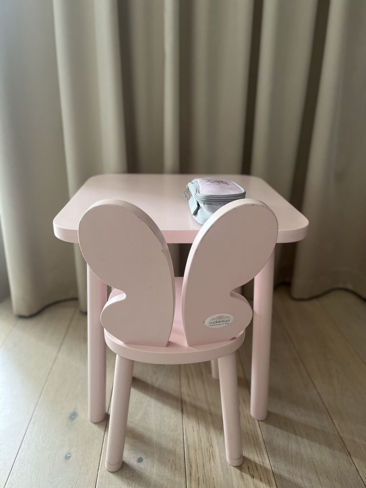 Stolik z krzesełkiem dla dziewczynki!
