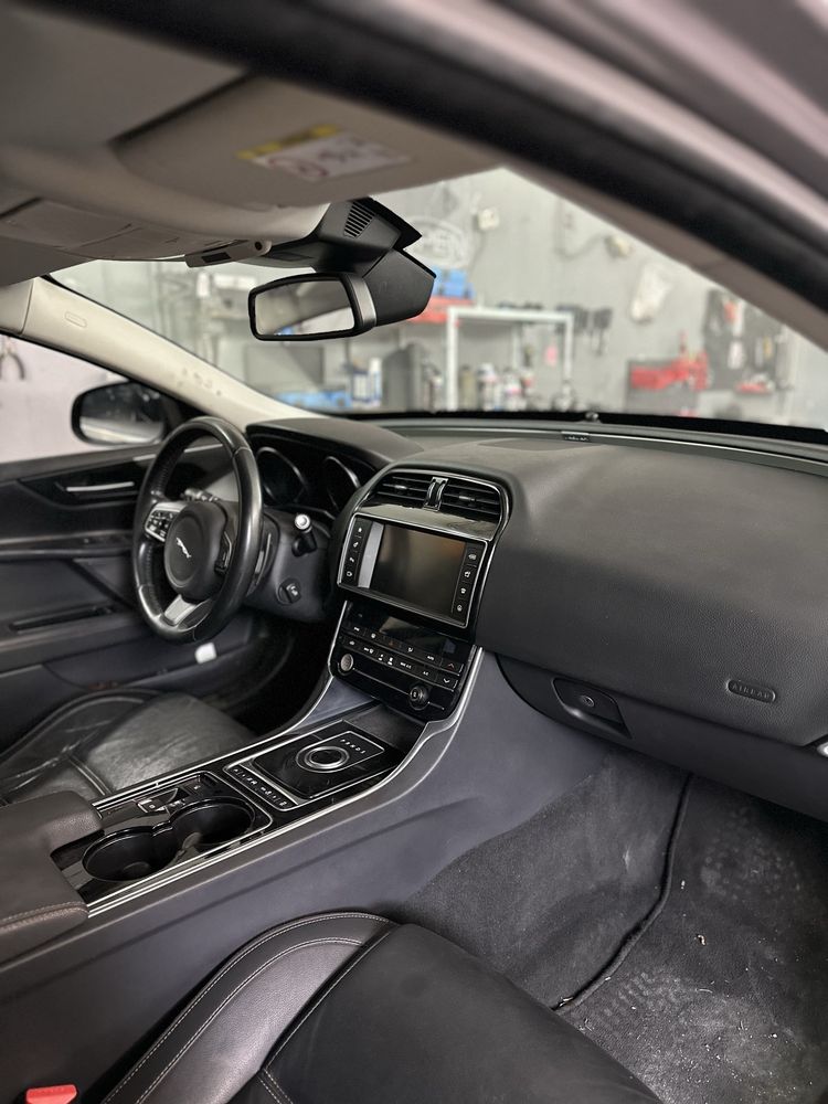 Jaguar xe 2.0d automat. Uszkodzony.