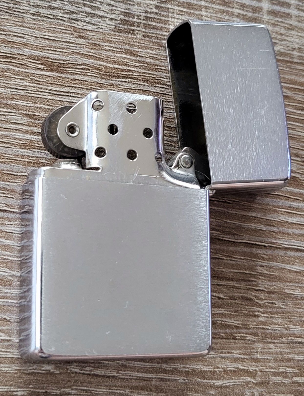 Zapalniczka Zippo Brushed Chrome 1972 rok