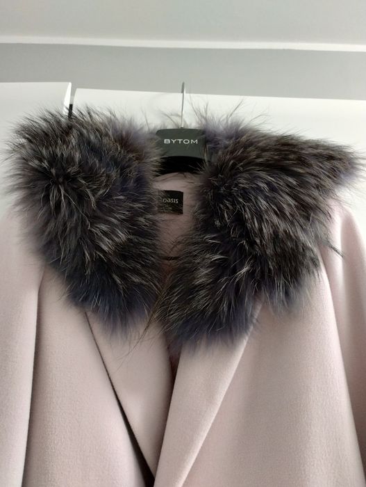 Kołnierz z naturalnego futra jenota