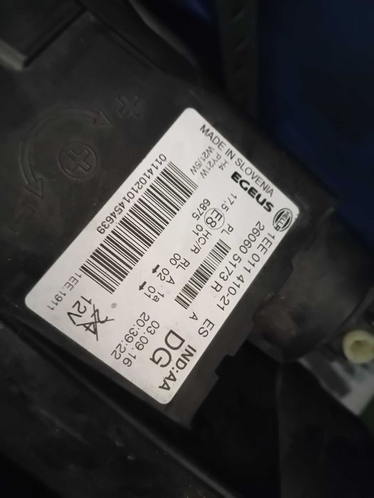 Otica esquerda renault Trafic