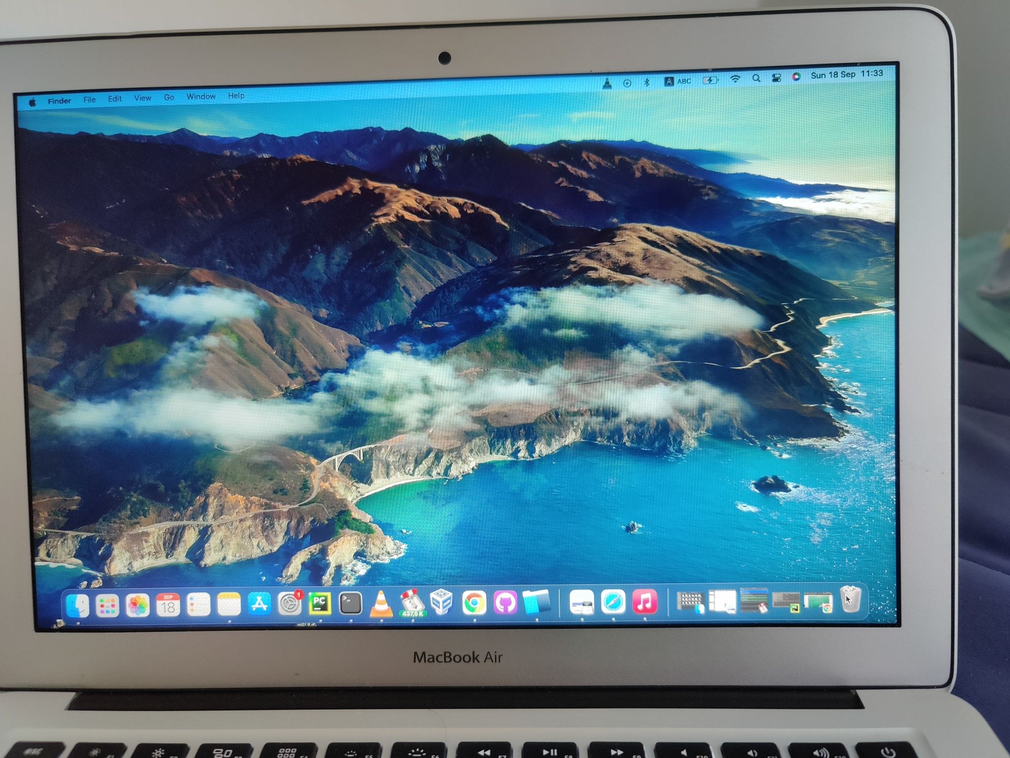MacBook Air 13 (i5, 8gb, 256 gb)