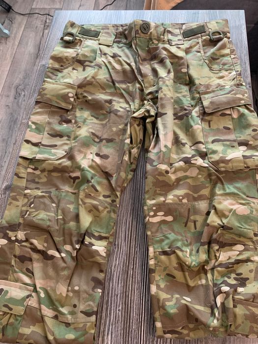 Костюм чоловічий сорочки і брюки камуфляжний