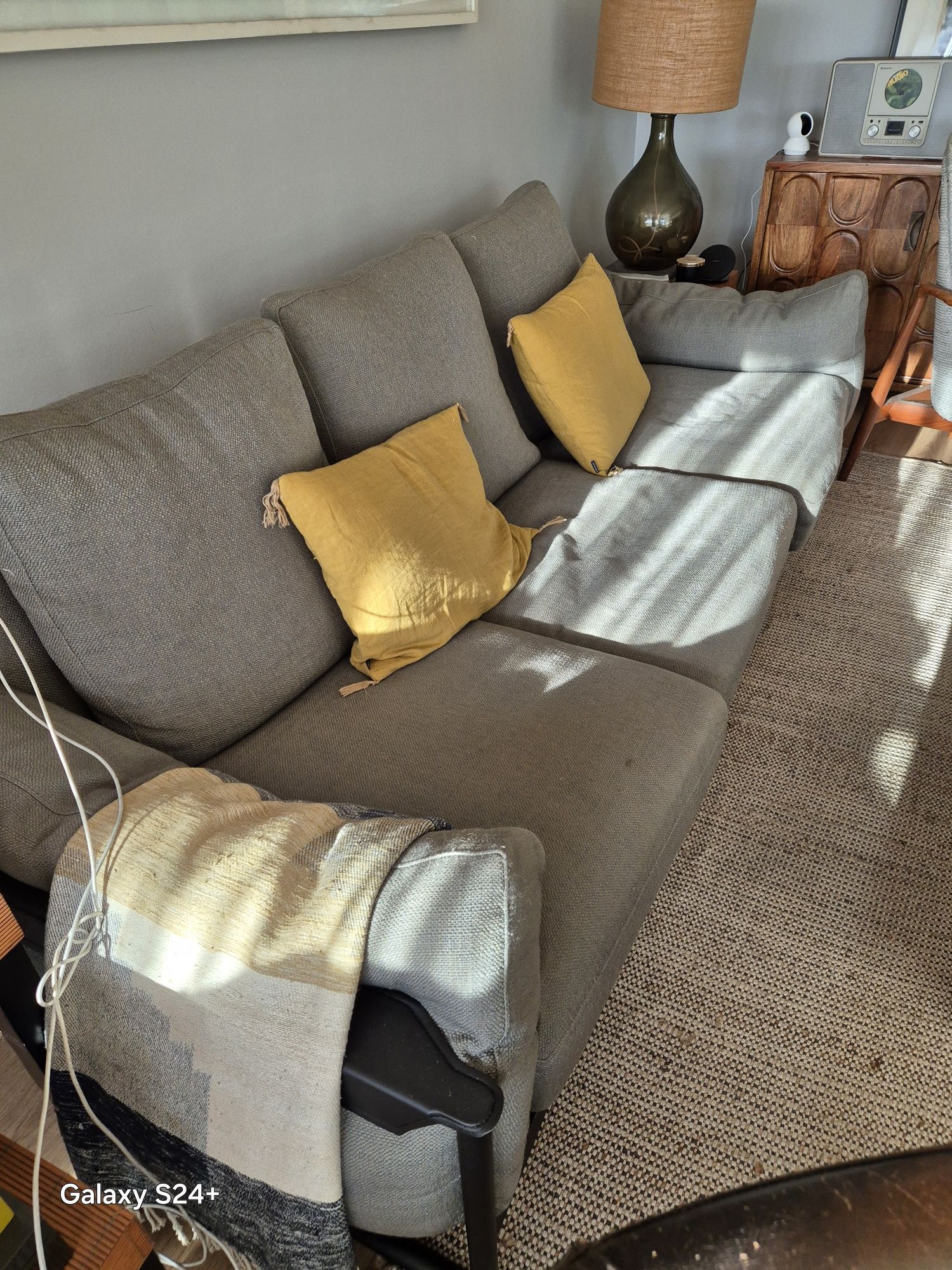 Vendo sofa 2m20 cinza da area 3 lugares  350 euros