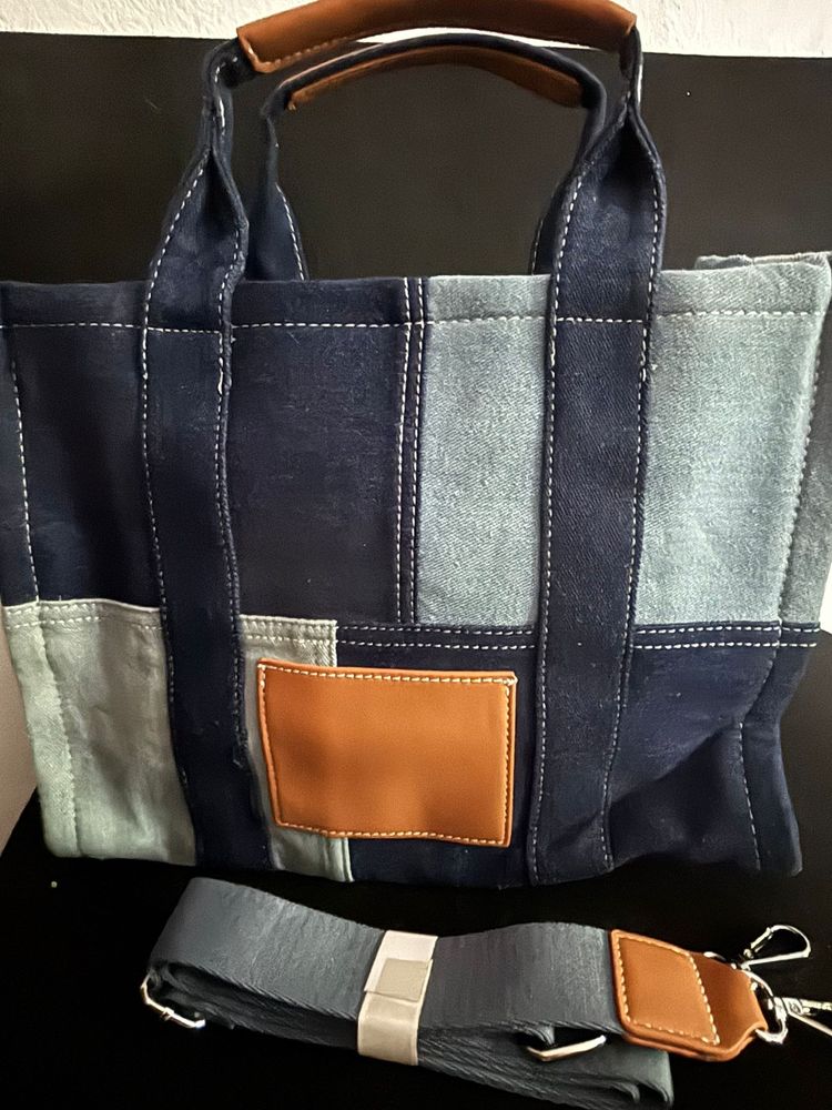 The tote bag.
