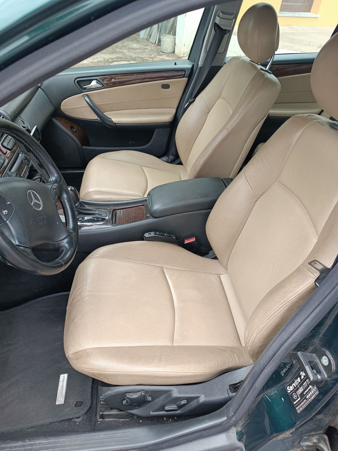 Mercedez Benz - C220 Automático