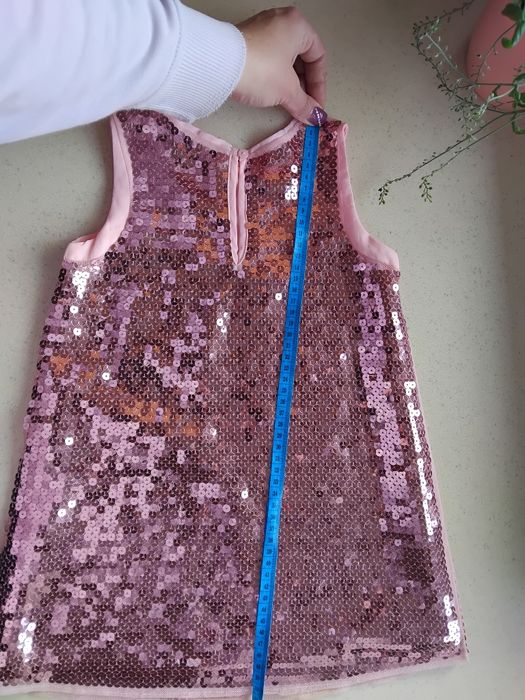 Плаття святкове в паєтках фірми H&M p.2-4 в ідеальному стані!