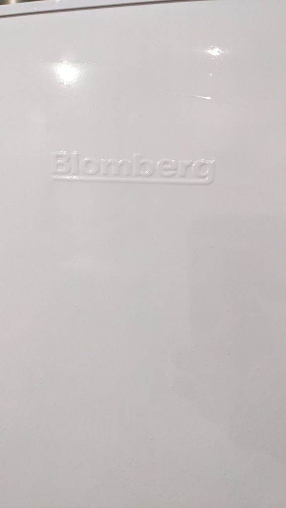 Холодильник Blomberg. K54240