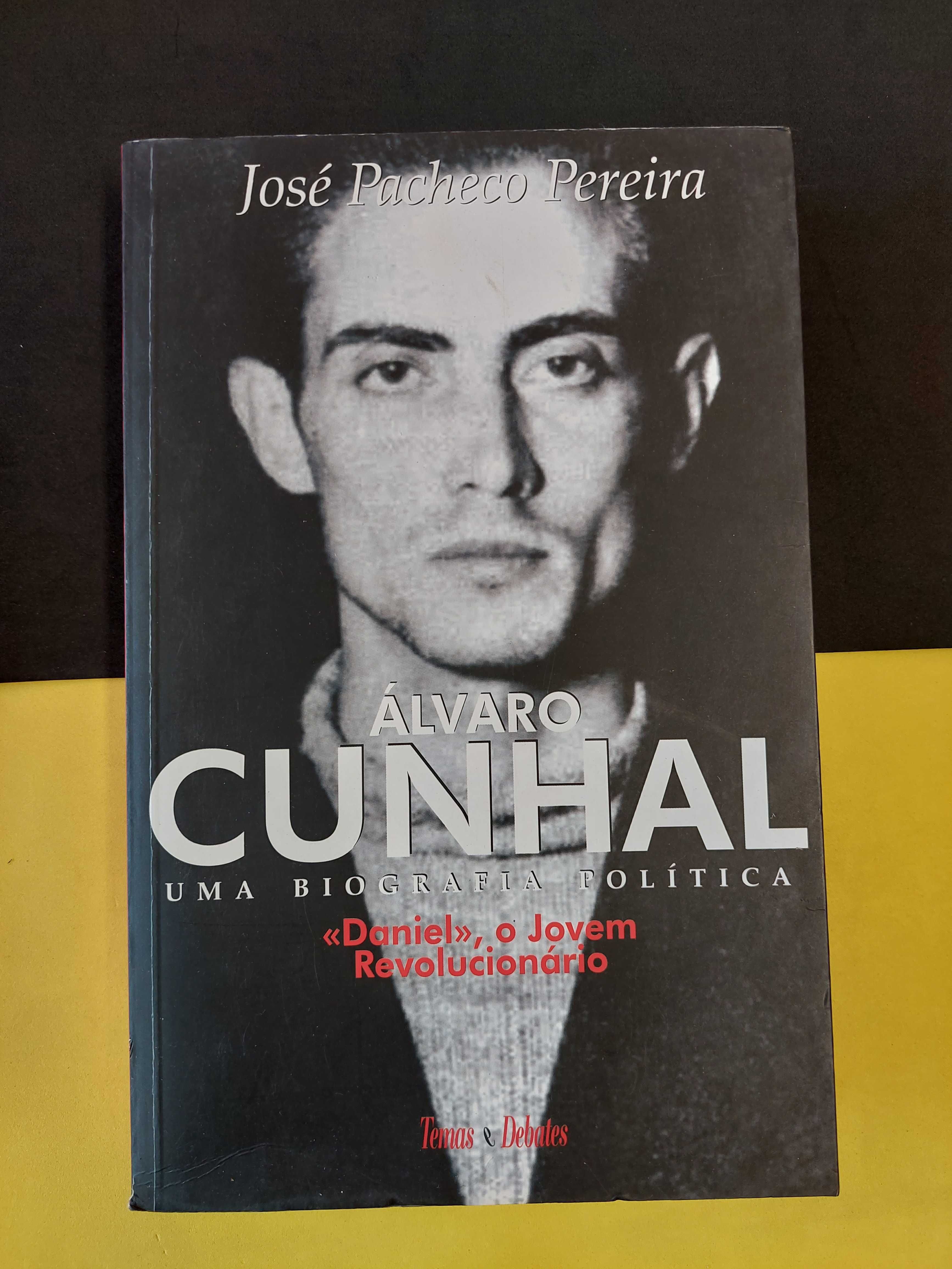 José Pacheco Pereira - Álvaro Cunhal, 1º volume