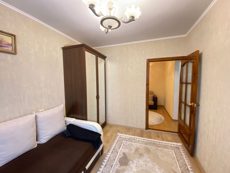 Продаж гарної трикімнатної квартири на Намиві (л1)