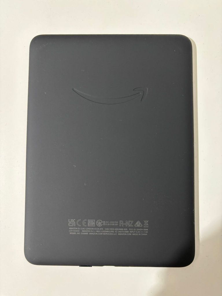 NOWY Kindle Paperwhite 12. generacji – 16 GB