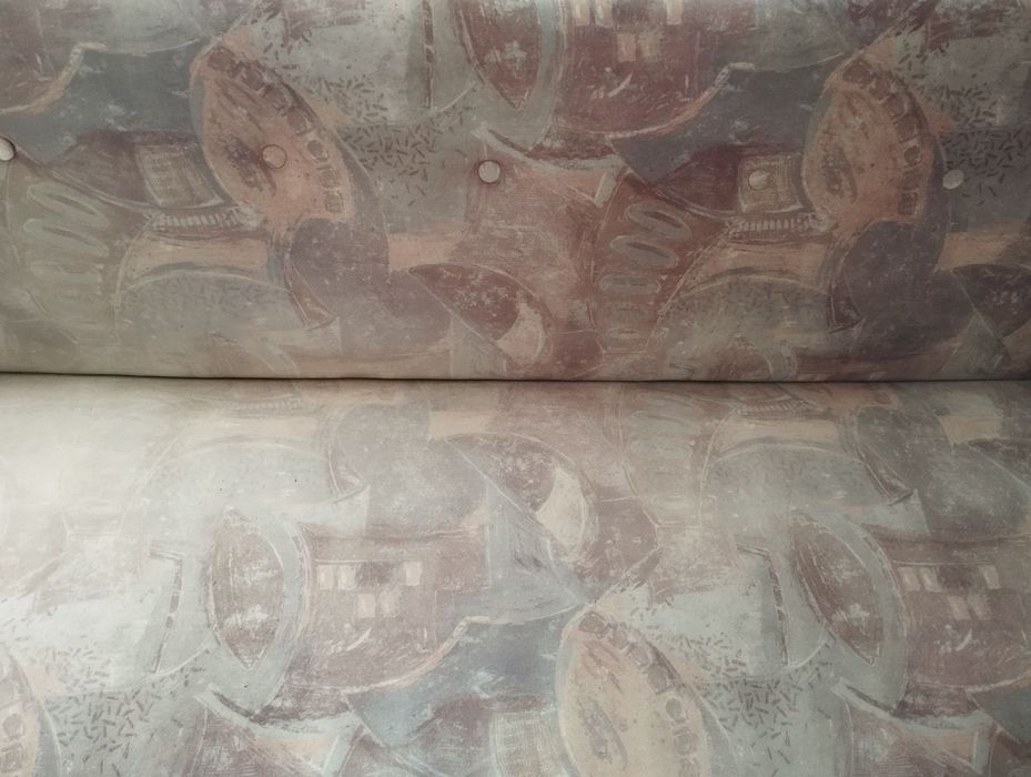 Диван-книжка. В гарному стані. Все ціле і робоче.