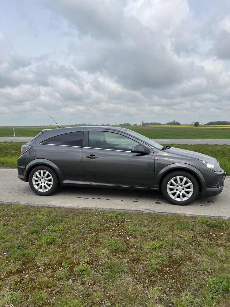 Opel Astra GTC 1.6 LPG