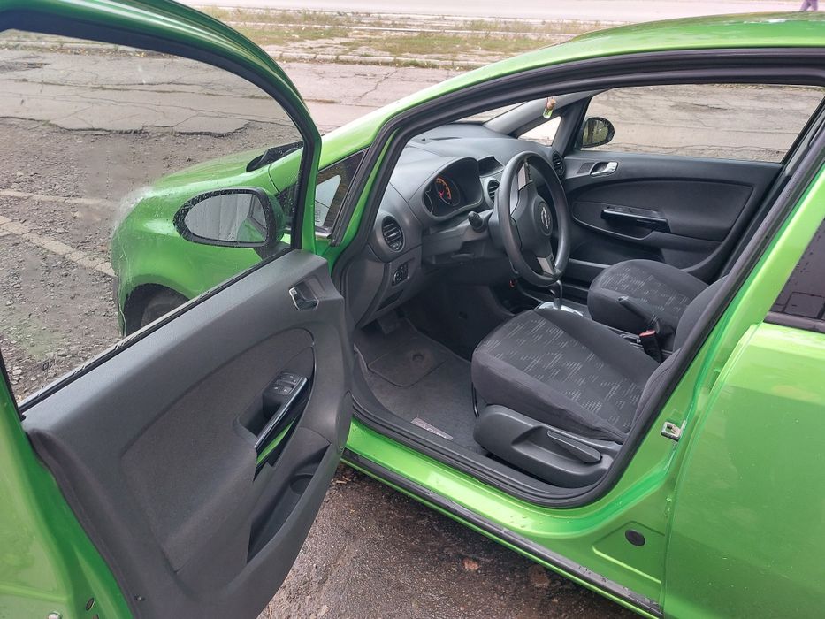 Opel Corsa 2012. 1.2 газ/бензин