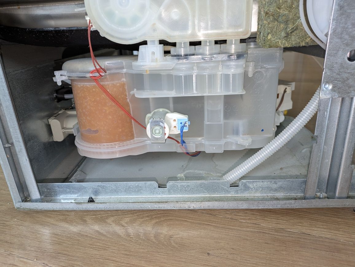Zmywarka Whirlpool WP 122 błąd E4 F4