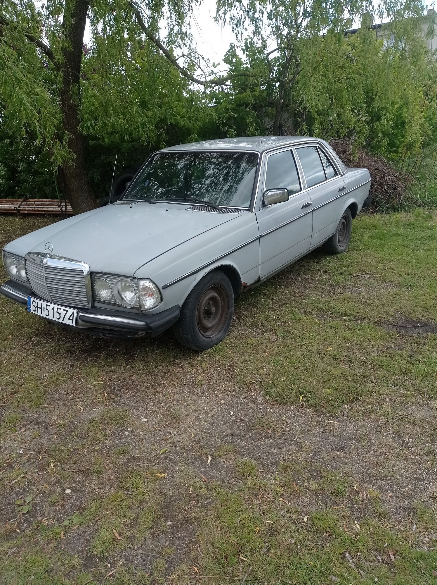 Mercedes w 123 300 d na czesci