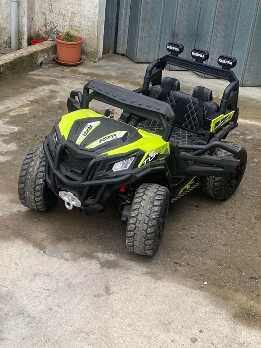 Vendo jeep a bateria