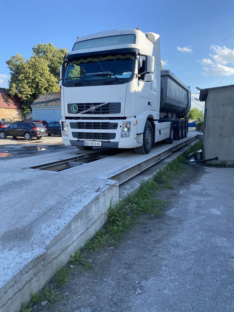 Напів причіп в CARNEHL