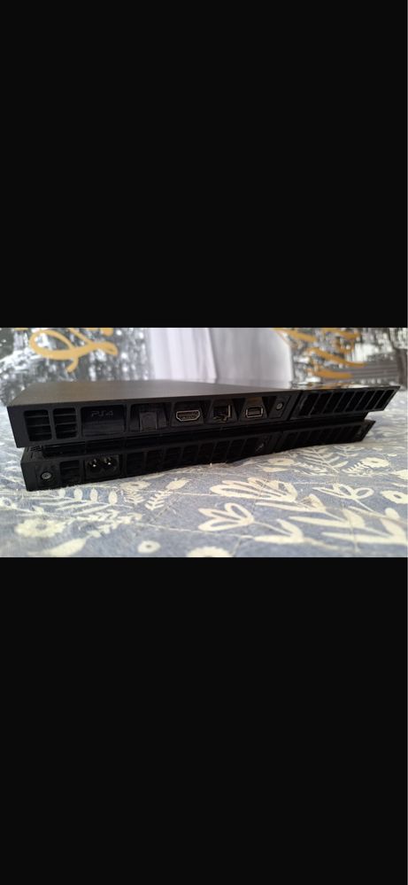 Playstation 4 (Como Nova)