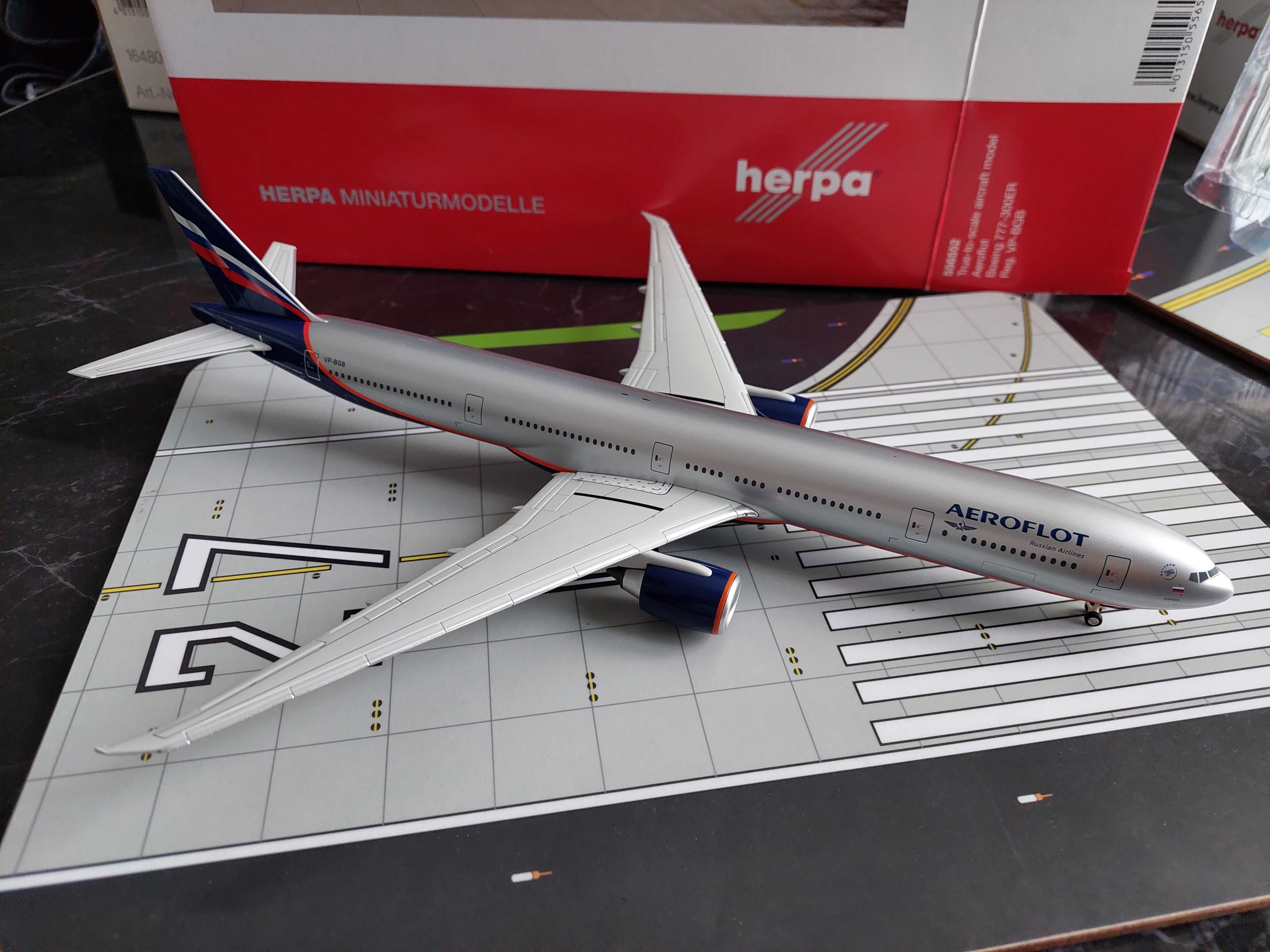 Model Boeinga B 777-300 ER Aeroflot 1:200 Herpa