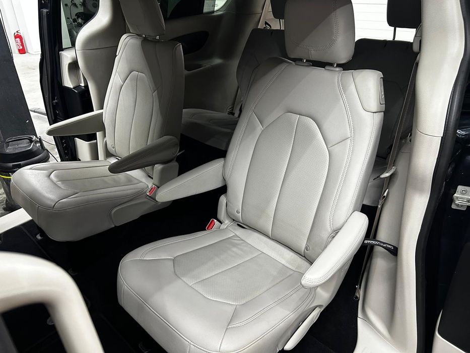 Wypożyczalnia wynajem samochodów bus- 8/9 osobowe, VIP