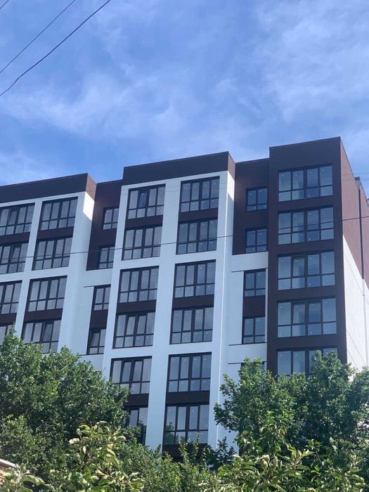 Продаю квартиту в центральній частині міста поряд озера