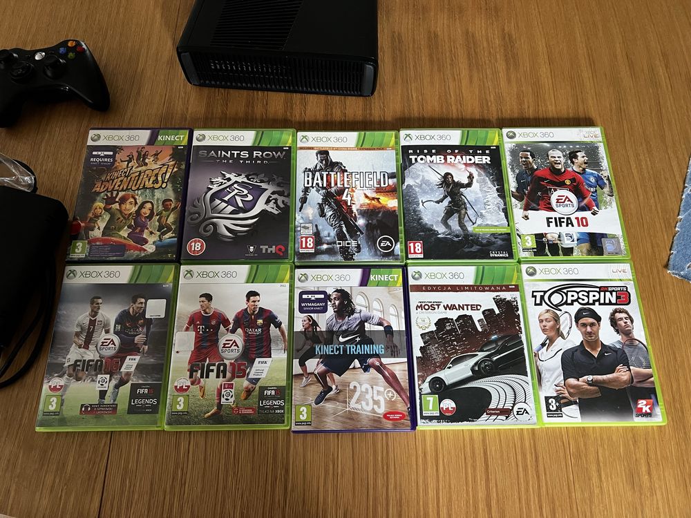 XBOX 360 uszkodzony + dwa pady - Kinect + 10 gier !