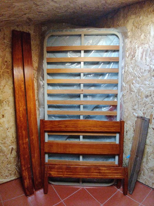 Cama de solteiro com colchão