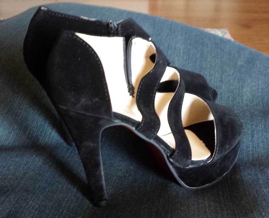 Sapatos altos senhora