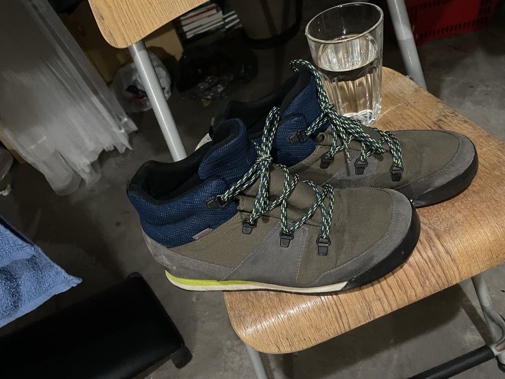 Buty zimowe adidas trex