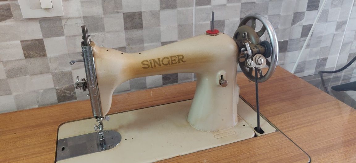 Máquina de costura Singer Suprema classica