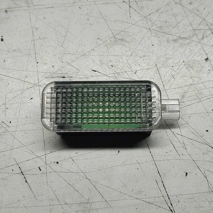 Lampka podświetlenia LED wnętrza Audi oryginał