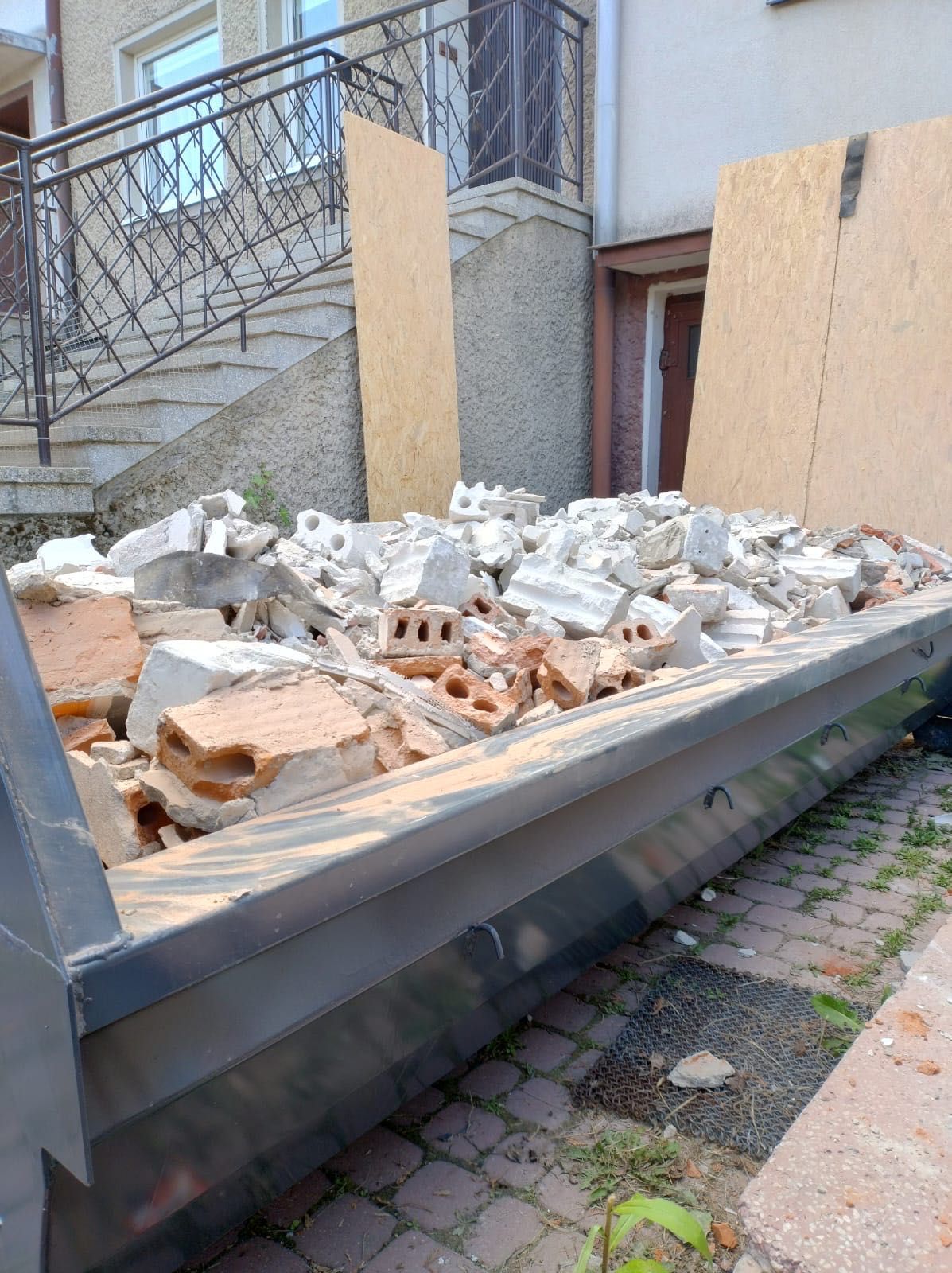 Wynajem Kontener na Gruz Wywóz Gruzu Odbiorę Gruz Najtaniej