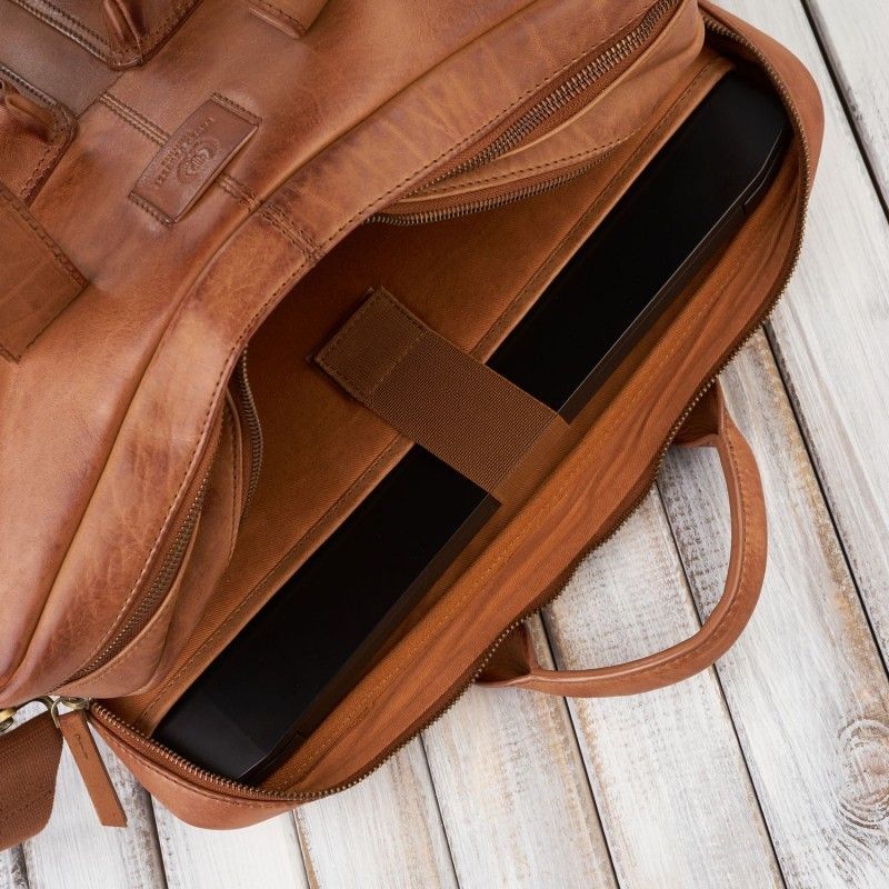 torba na laptopa skórzana z uchwytem na walizkę paolo peruzzi av-01-cg