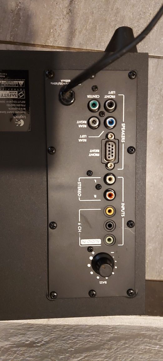 Sprzedam subwoofer logitech z506