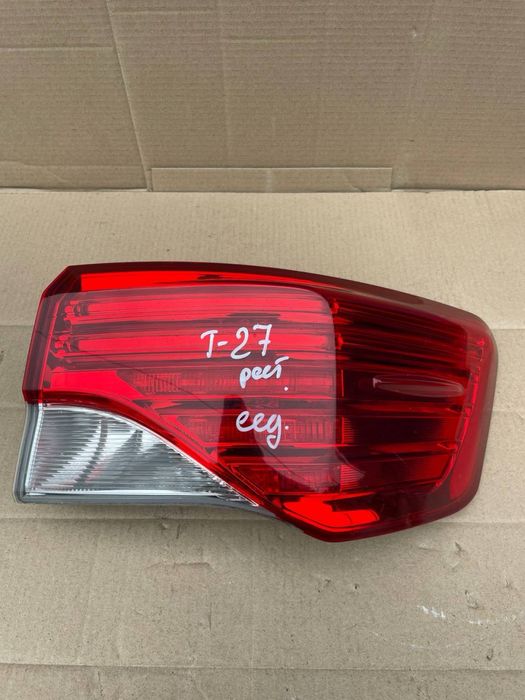 Фонарь задній правий Toyota avensis т27 седан оригінал без дефектів