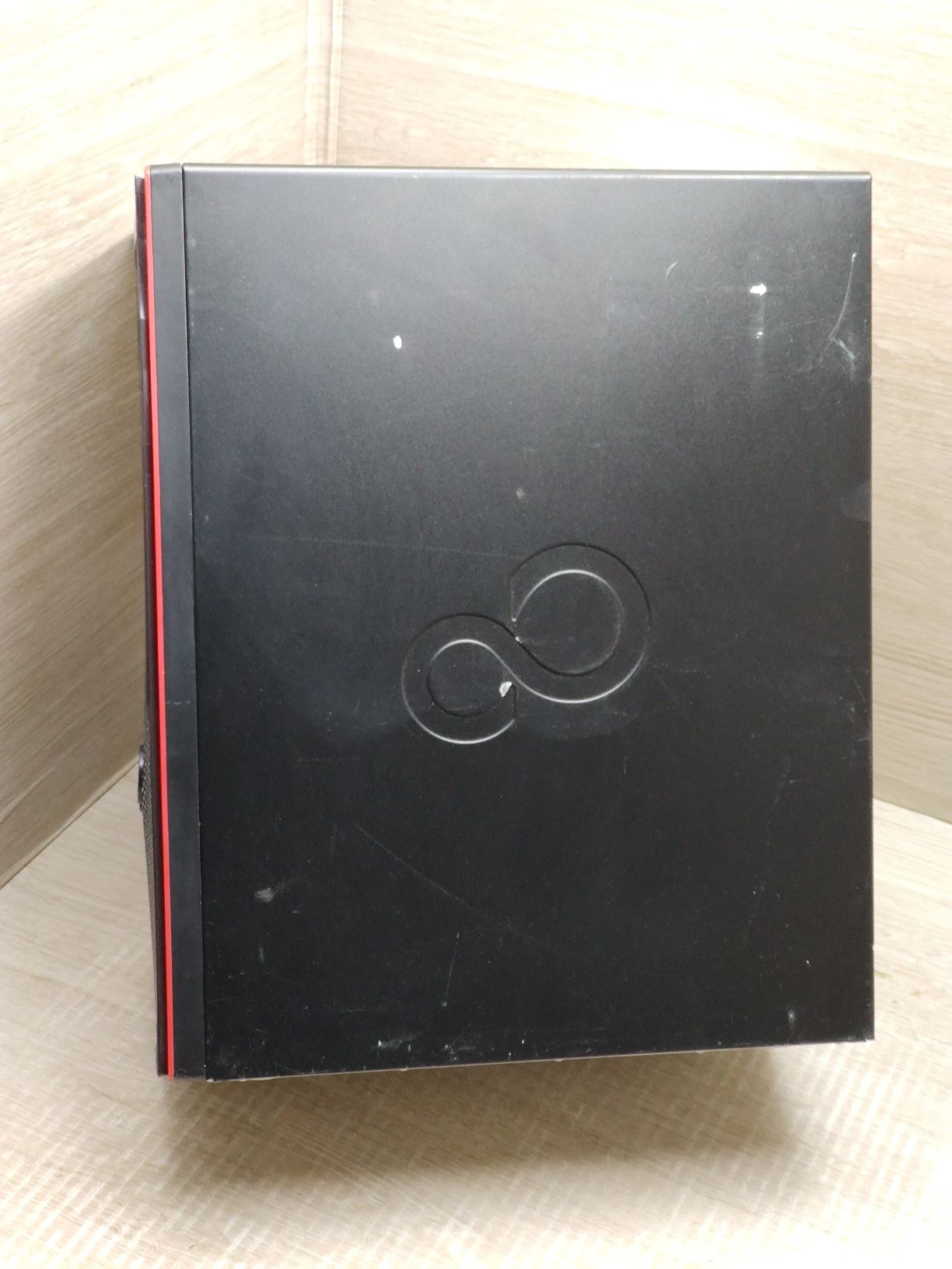 Fujitsu Esprimo D757 (intel i5-6500/8gb-ddr4)