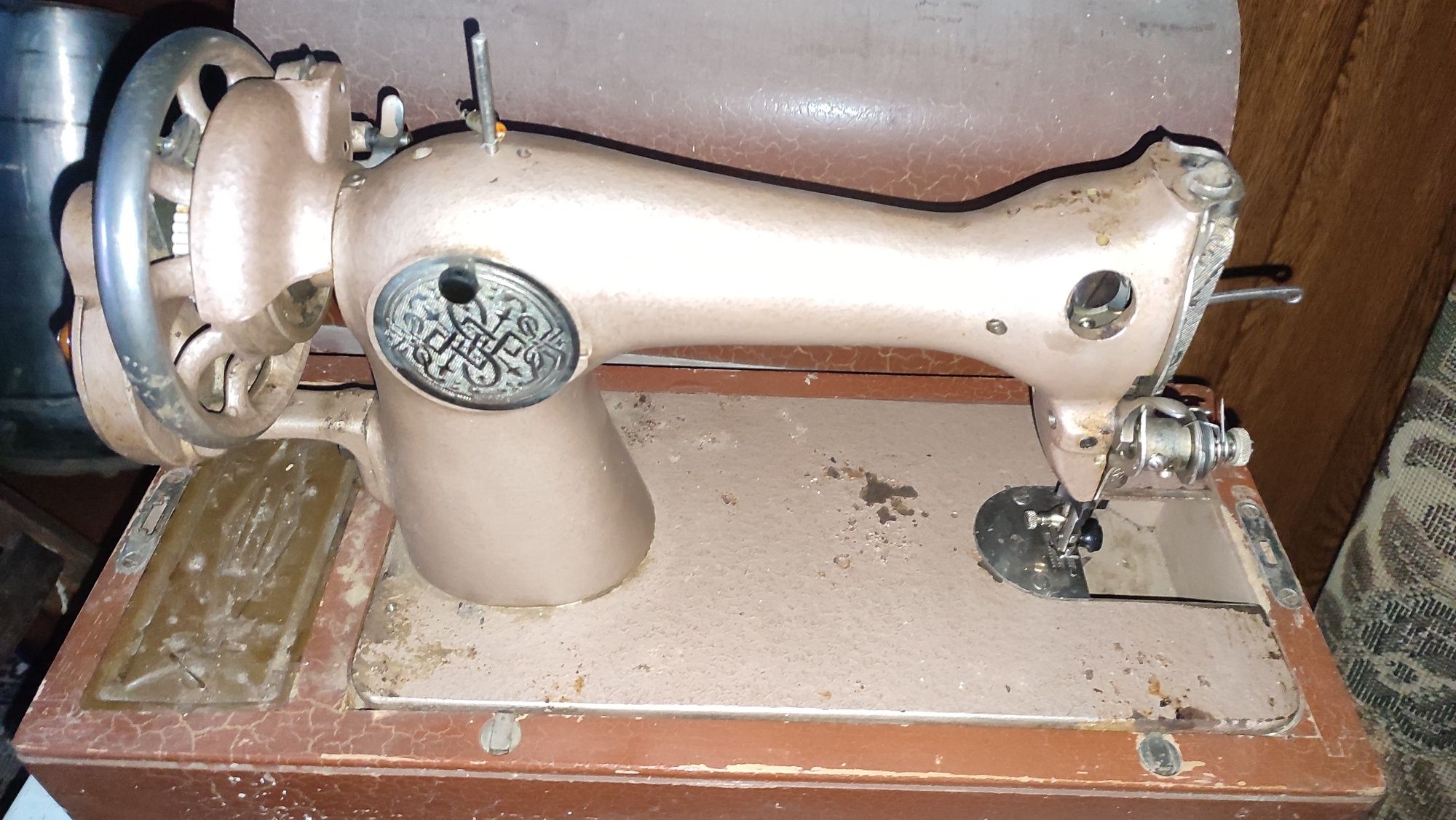 швейна машинка ручна