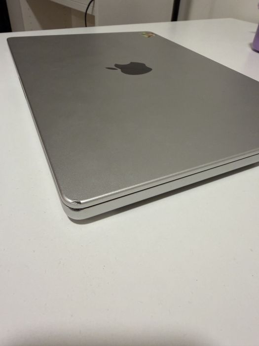 MacBook PRO 14’ 2021 16GB RAM 512 SSD