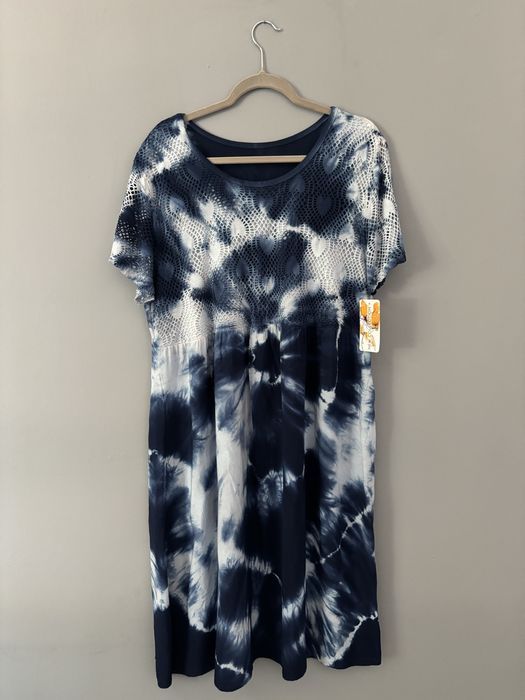 Cudowna sukienka wiskozowa malowana pędzlem w kolorze granatowym