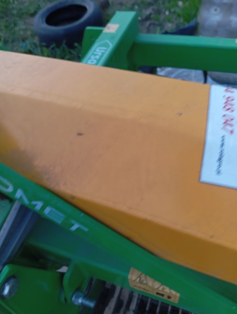Kopaczka jednorzędowa z wyrzutem bocznym